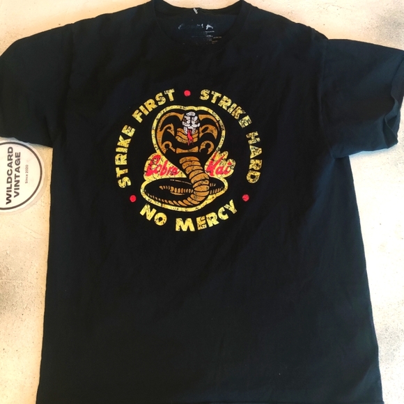 Men’s medium Cobra Kai (Karate Kid) T-shirt, size Large. Unisex. - Picture 2 of 2